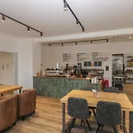 Holiday home Pod No 6 *